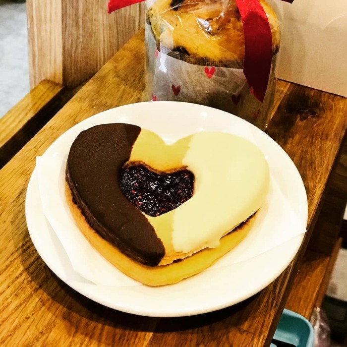 Italian On The Mound Edinburgh cake